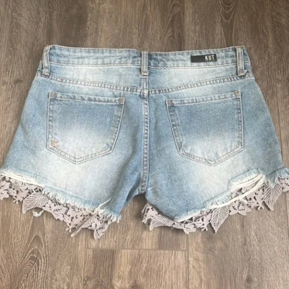 Kut from the Kloth Size 4 Denim Shorts NWOT - Picture 5 of 6